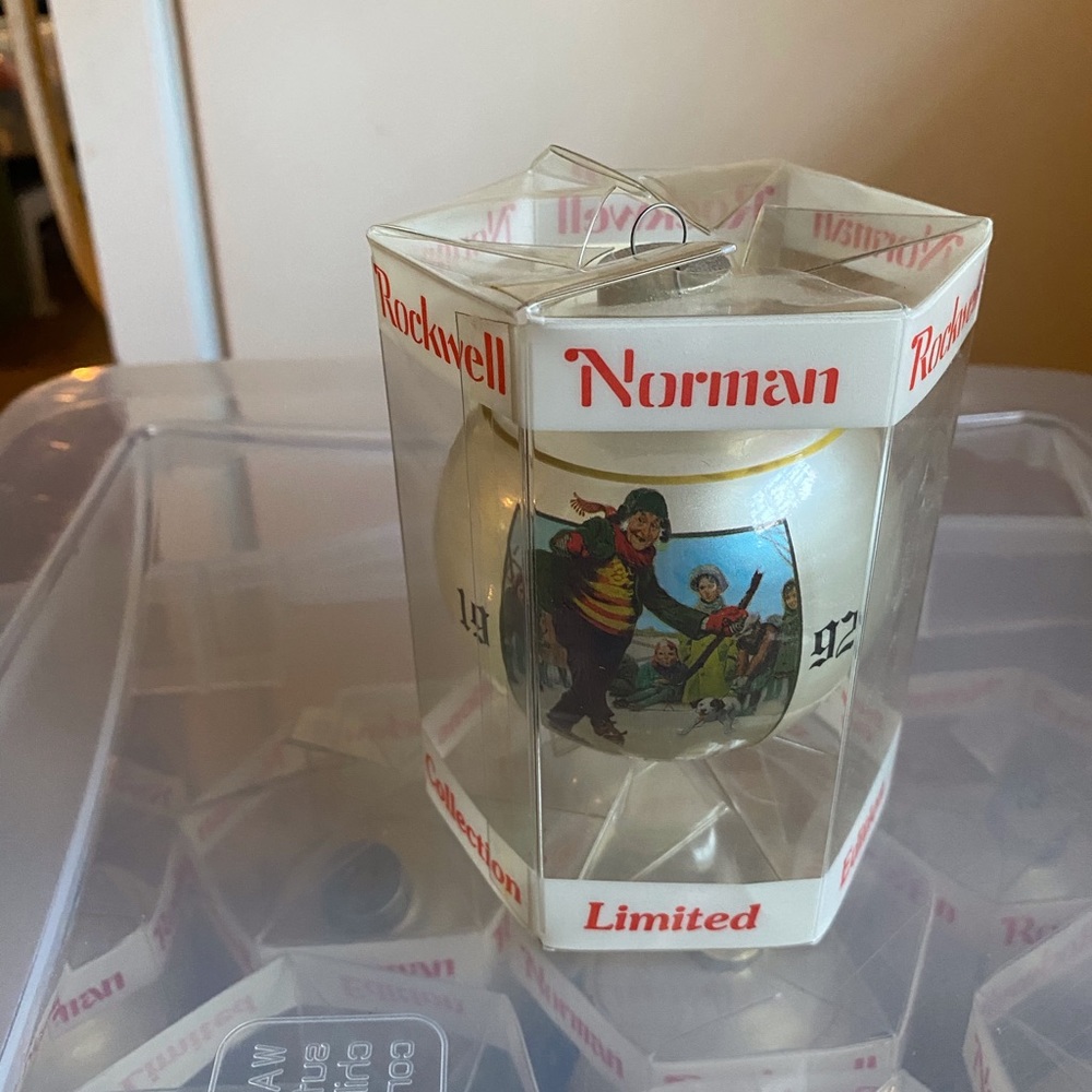 1992 VINTAGE NORMAN ROCKWELL  Christmas Ornament